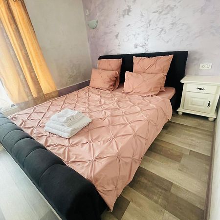 Urban Suites Iasi Buitenkant foto