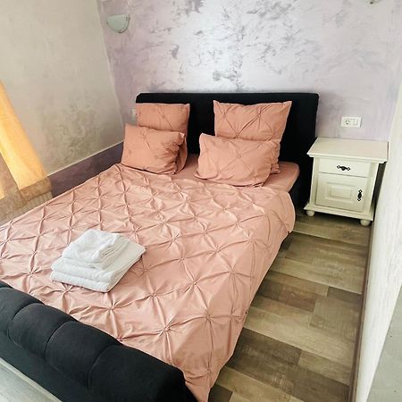Urban Suites Iasi Buitenkant foto