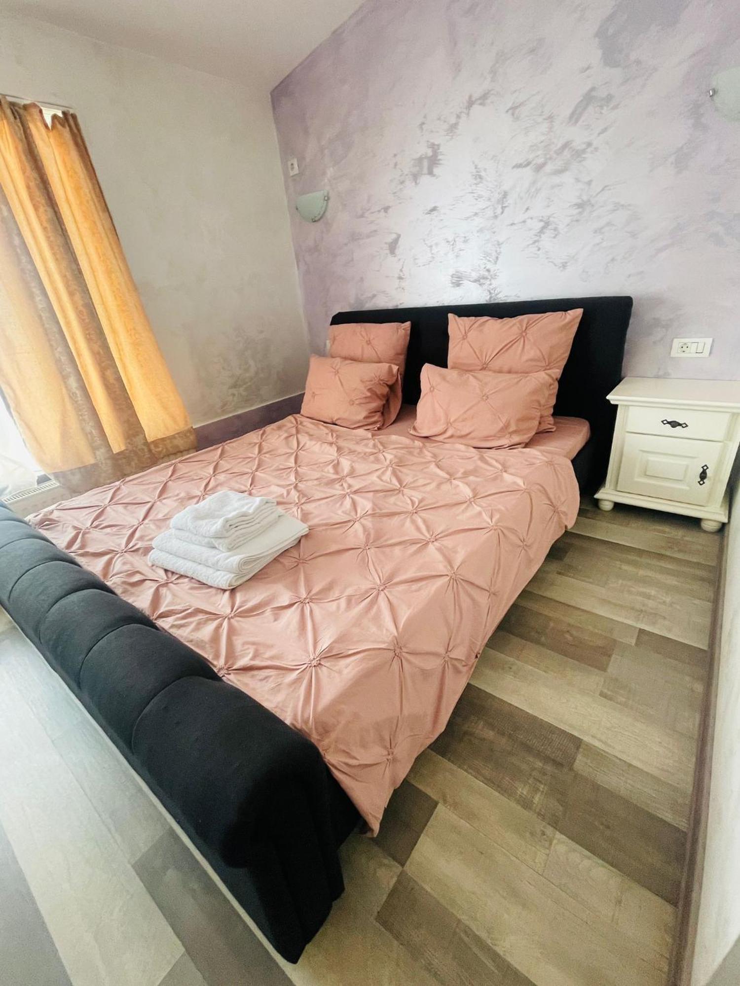 Urban Suites Iasi Buitenkant foto