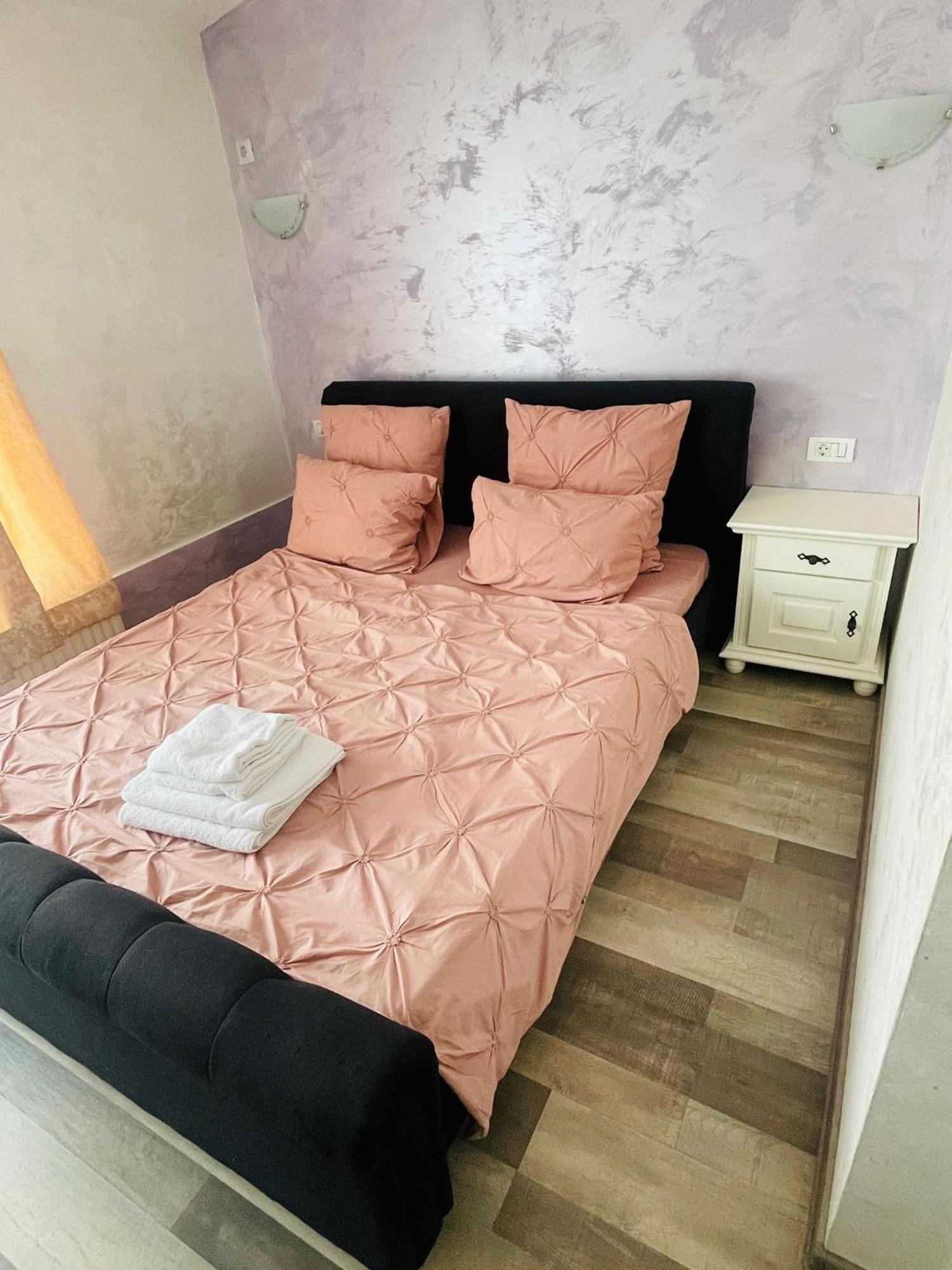 Urban Suites Iasi Buitenkant foto
