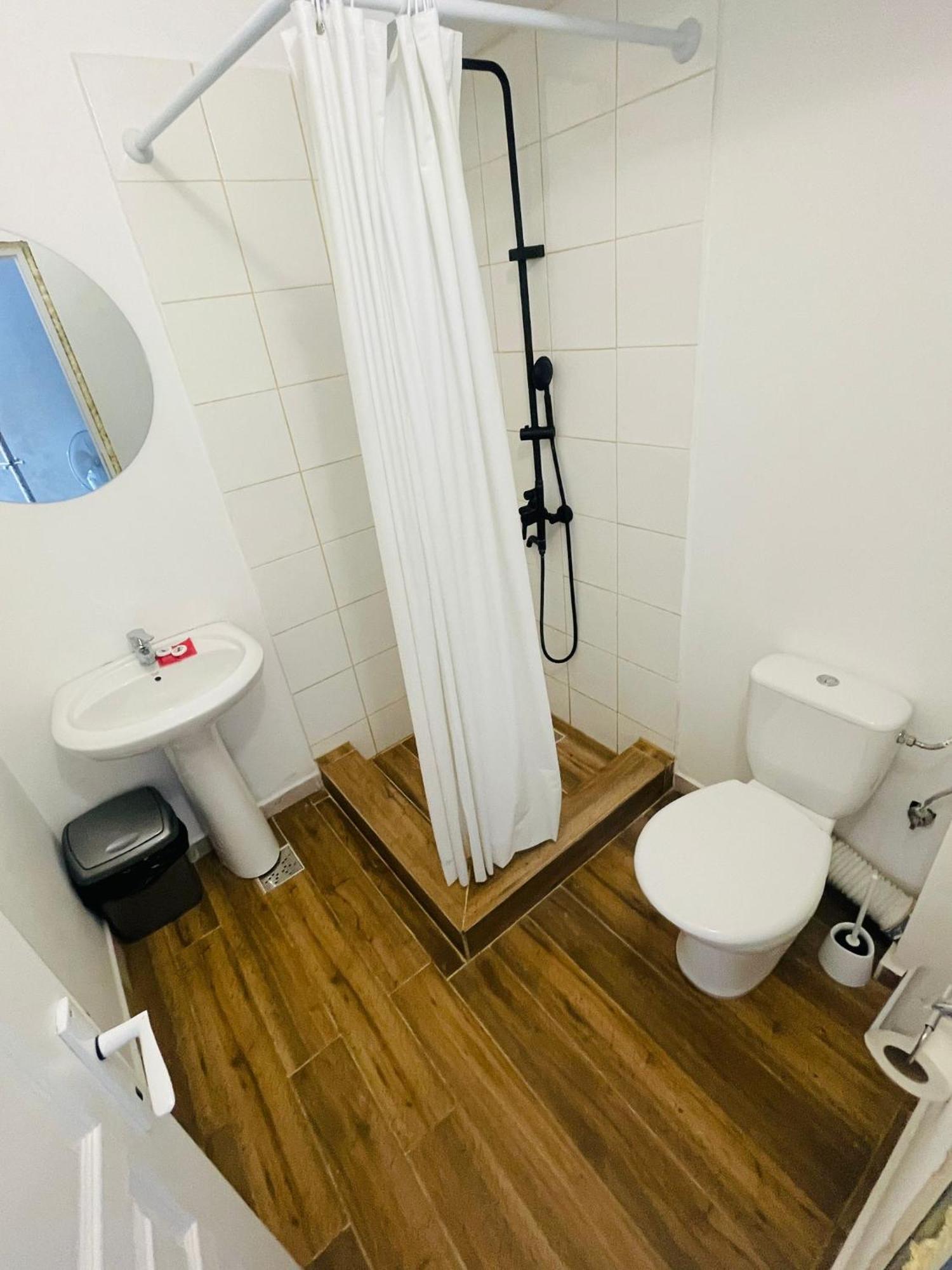 Urban Suites Iasi Buitenkant foto